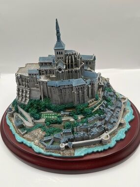 LENOX 1996 Mont Saint-Michel "Great Castles of the World" Collectible Model